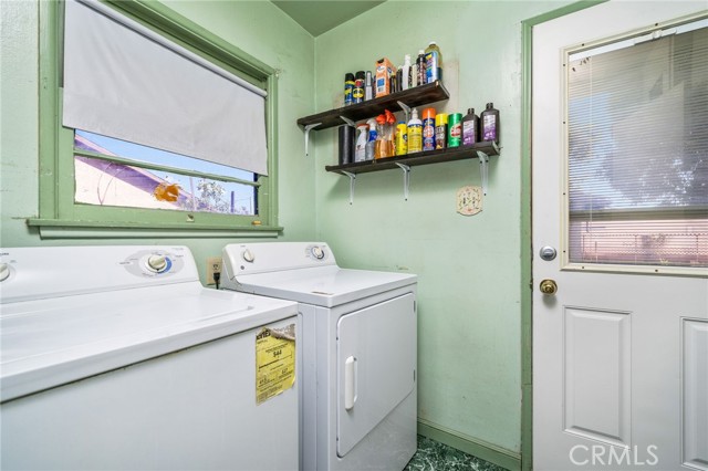 Detail Gallery Image 8 of 15 For 265 E Home St, Rialto,  CA 92376 - 4 Beds | 2 Baths