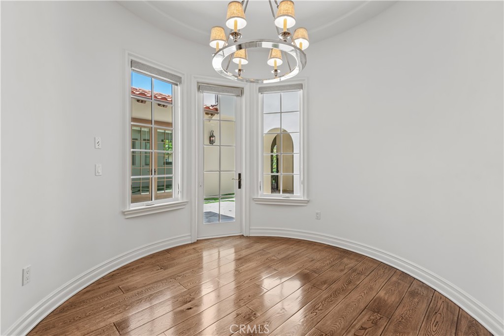 MLS #SR25272146 image #9