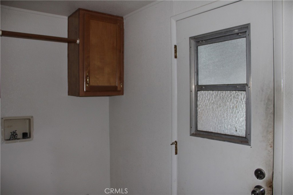 https://media.crmls.org/medias/3b777705-0f8c-4460-837f-c77e7f2cbf7b.jpg?preset=X-Large