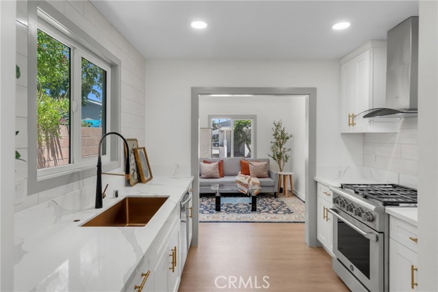 314 N Jackson Street, Santa Ana CA: https://media.crmls.org/medias/3b778cf4-7528-453b-a4ce-2b02049fdc9a.jpg
