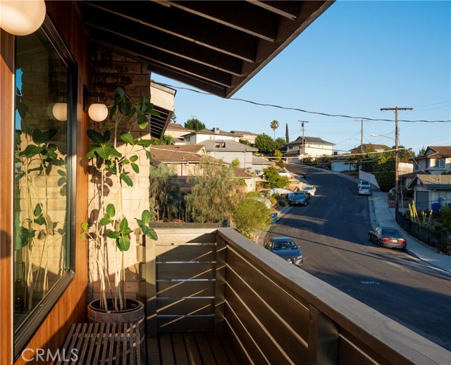 Detail Gallery Image 46 of 51 For 4730 Round Top Dr, Los Angeles,  CA 90065 - 4 Beds | 3/1 Baths