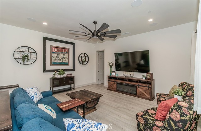 Detail Gallery Image 7 of 53 For 1523 N Ryan Ave, Clovis,  CA 93619 - 5 Beds | 4 Baths