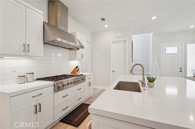 27008 Declaration Road, Valencia CA: https://media.crmls.org/medias/3b7884b3-938d-4645-ba98-7199658ffa25.jpg