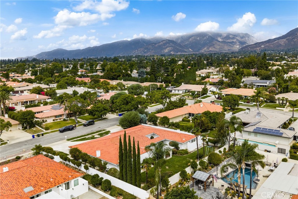 https://media.crmls.org/medias/3b78b769-bab1-41cc-9b02-b33c1ae5c97c.jpg?preset=X-Large