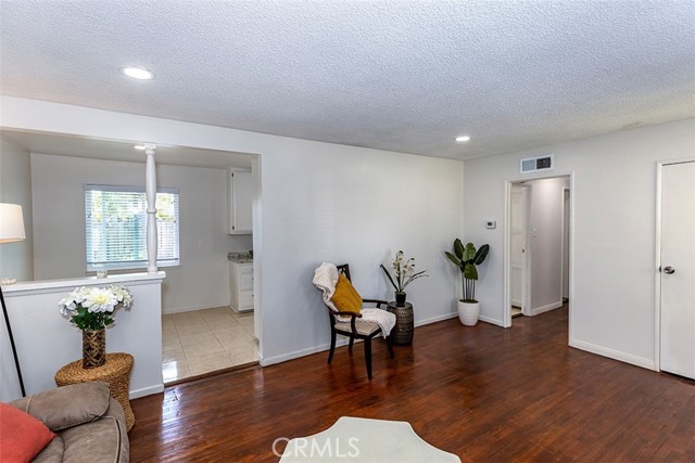 11986 Springview Drive, La Mirada CA: https://media.crmls.org/medias/3b794e8d-b8dc-4c76-9376-b2d798432a7b.jpg