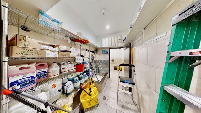 641 W Palmdale Boulevard, Palmdale CA: https://media.crmls.org/medias/3b79f756-f9cb-4b3d-9523-ed87f392f094.jpg
