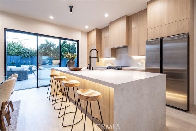 Detail Gallery Image 5 of 22 For 7913 Lasaine, Northridge,  CA 91325 - 4 Beds | 3/1 Baths