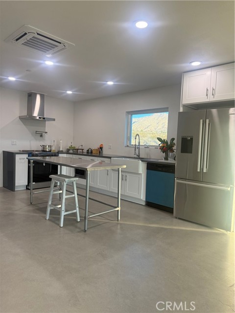 Detail Gallery Image 3 of 41 For 9640 Lanning Ln, Morongo Valley,  CA 92256 - 2 Beds | 2/1 Baths