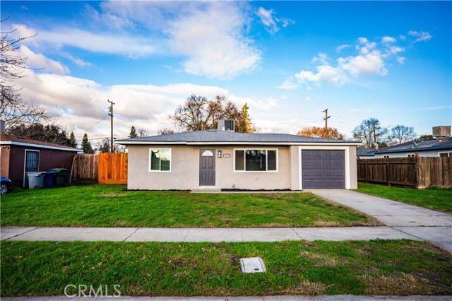 Detail Gallery Image 1 of 1 For 1215 W Santa Fe Ave, Merced,  CA 95340 - 3 Beds | 1 Baths