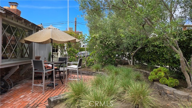 Detail Gallery Image 2 of 25 For 519 Poppy Ave, Corona Del Mar,  CA 92625 - – Beds | – Baths