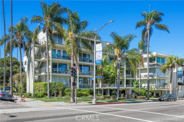 3901 E Livingston Drive, Long Beach CA: https://media.crmls.org/medias/3b7c632b-e23e-432c-9c93-eba23c8769d1.jpg