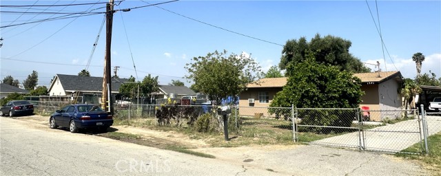 Detail Gallery Image 9 of 13 For 1369 Hardt St, San Bernardino,  CA 92408 - 5 Beds | 2 Baths