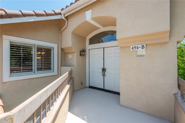 Detail Gallery Image 2 of 32 For 494 Bannister Way #B,  Simi Valley,  CA 93065 - 2 Beds | 2 Baths