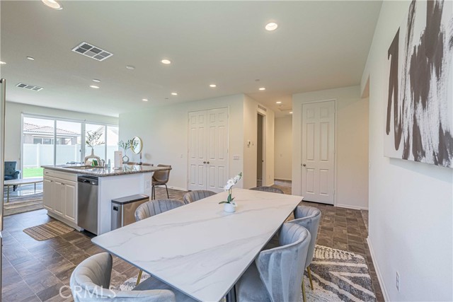 Detail Gallery Image 5 of 36 For 44149 Buckeye Ct, Lancaster,  CA 93536 - 3 Beds | 2 Baths