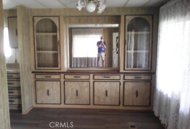 Detail Gallery Image 10 of 17 For 4841 Holly Ave, Long Beach,  CA 90805 - 2 Beds | 2 Baths