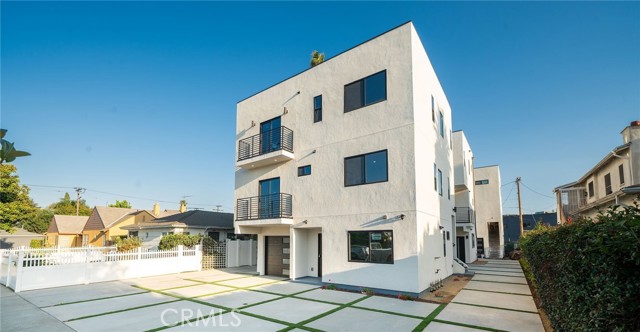 Detail Gallery Image 7 of 47 For 6082 W 18th St, Los Angeles,  CA 90035 - – Beds | – Baths