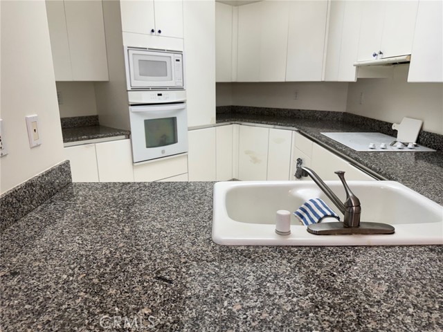 Detail Gallery Image 13 of 38 For 850 E Ocean Bld #B3,  Long Beach,  CA 90802 - 2 Beds | 2/1 Baths