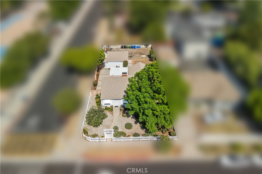 https://media.crmls.org/medias/3b843d30-4581-40b6-b4e3-80709c1a2a77.jpg?preset=X-Large