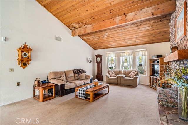 28132 Oak Spring Canyon, Canyon Country CA: https://media.crmls.org/medias/3b844728-aecb-4986-8b50-0230213766c4.jpg
