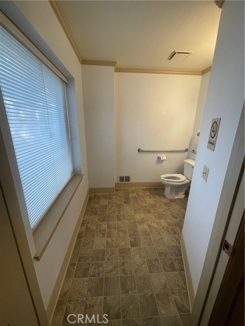19 Williamsburg Lane, Chico, California 95926, ,Commercial Lease,For Rent,19 Williamsburg Lane,CRSN24221550