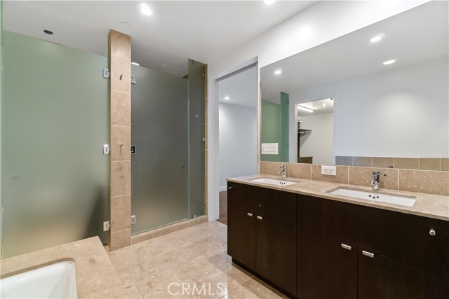 Detail Gallery Image 17 of 34 For 6250 Hollywood Bld 11e,  Los Angeles,  CA 90028 - 1 Beds | 2/1 Baths