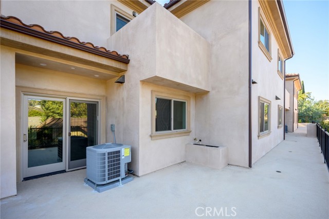 Detail Gallery Image 32 of 38 For 357 Harvey Dr #102,  Glendale,  CA 91206 - 3 Beds | 2/1 Baths