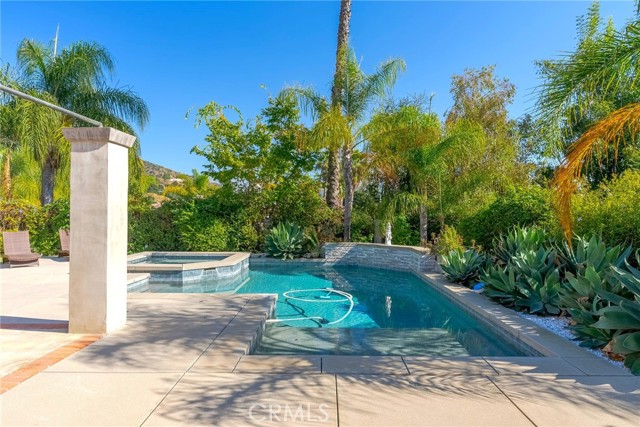 940 N Silent Ranch Drive, Glendora CA: https://media.crmls.org/medias/3b859408-9e13-406a-8317-6f0b554fd55b.jpg