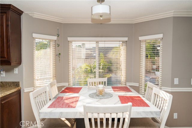 Detail Gallery Image 5 of 15 For 7234 Bodega, Fontana,  CA 92336 - 4 Beds | 3 Baths