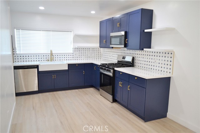 Detail Gallery Image 1 of 32 For 215 N Olive St, Anaheim,  CA 92805 - 3 Beds | 2/1 Baths