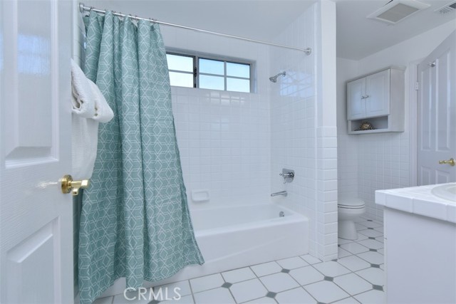 13030 Moorpark Street # 1, Studio City (los Angeles), California 91604, 2 Bedrooms Bedrooms, ,1 BathroomBathrooms,Residential Lease,For Rent,13030 Moorpark Street # 1,CRSR24234423