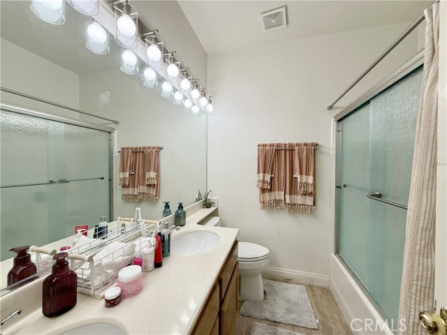 48 Hawksmoor, Aliso Viejo CA: https://media.crmls.org/medias/3b88ca18-3820-4d54-ac38-15ce09fd94b9.jpg