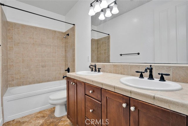 7161 East Avenue, Rancho Cucamonga CA: https://media.crmls.org/medias/3b891860-ce8c-436c-9bae-581811a28063.jpg