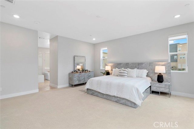 Detail Gallery Image 31 of 74 For 27018 California Ct, Valencia,  CA 91381 - 4 Beds | 4/1 Baths