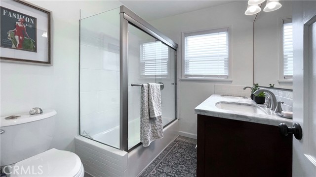 1833 N Greenbrier N Road, Long Beach CA: https://media.crmls.org/medias/3b898388-1205-47bd-bdb9-ee96135ca0c0.jpg