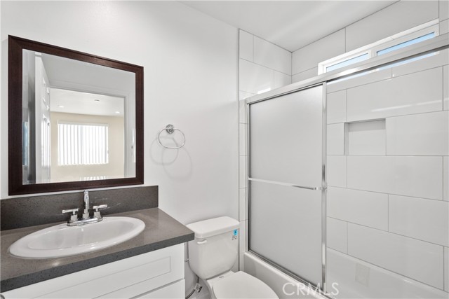 Detail Gallery Image 10 of 17 For 1822 S Orchard Ave #1822,  Los Angeles,  CA 90006 - 5 Beds | 5 Baths