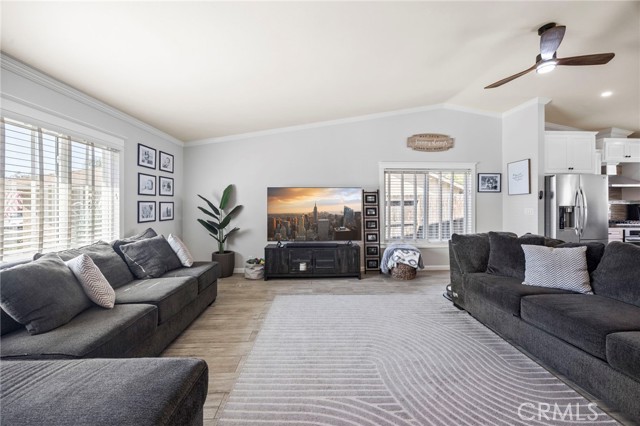 5828 Quiroz, Jurupa Valley CA: https://media.crmls.org/medias/3b8a177d-adee-4125-a535-a49b630e34fb.jpg