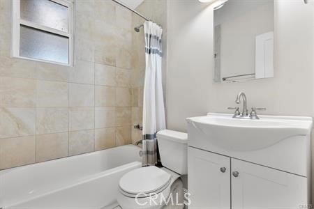 Detail Gallery Image 3 of 31 For 15115 Leadwell St, Van Nuys,  CA 91405 - 2 Beds | 1 Baths