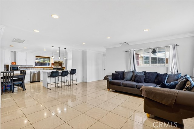 Detail Gallery Image 5 of 17 For 4209 Angelo St, Riverside,  CA 92507 - 4 Beds | 2 Baths