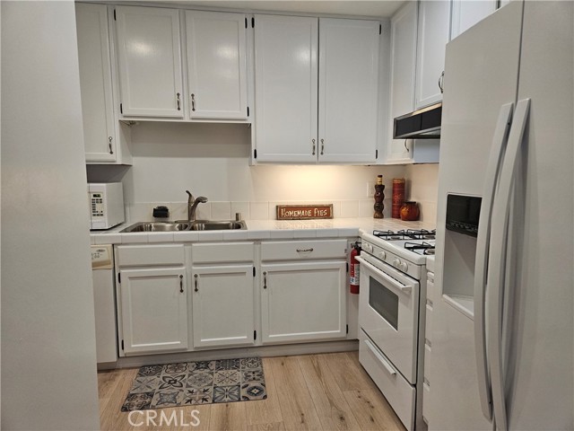 Detail Gallery Image 8 of 23 For 6509 Twin Circle #7,  Simi Valley,  CA 93063 - 2 Beds | 1/1 Baths