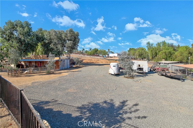 18687 Chickory Drive, Riverside CA: https://media.crmls.org/medias/3b8c7ece-1c2f-4da3-b3b7-b564370aae27.jpg