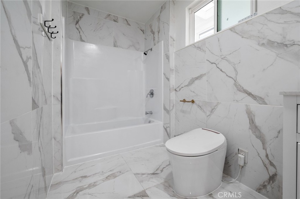 https://media.crmls.org/medias/3b8ca645-be8c-425d-ac0e-c0667d47cdfd.jpg?preset=X-Large