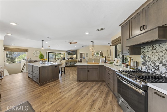 Detail Gallery Image 8 of 70 For 2103 Margarita Glen, Fallbrook,  CA 92028 - 6 Beds | 3/2 Baths