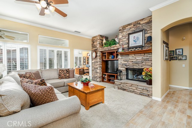 Detail Gallery Image 6 of 32 For 1877 Cashew Tree, Hemet,  CA 92545 - 3 Beds | 2 Baths