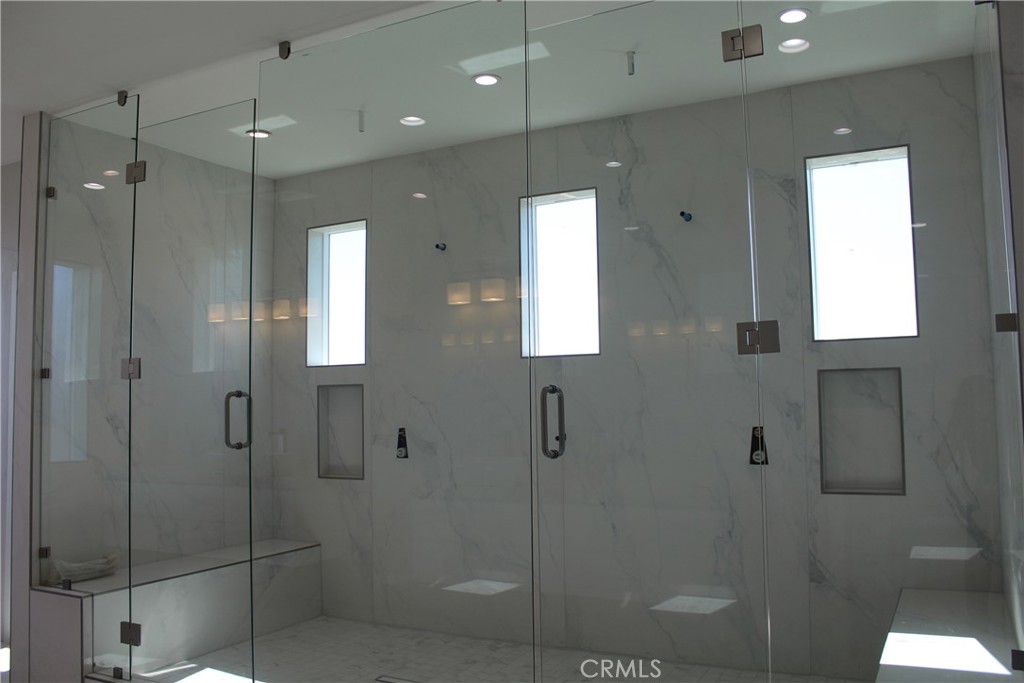 https://media.crmls.org/medias/3b8e0899-9341-4c1a-b59d-a096c4d9aee1.jpg?preset=X-Large