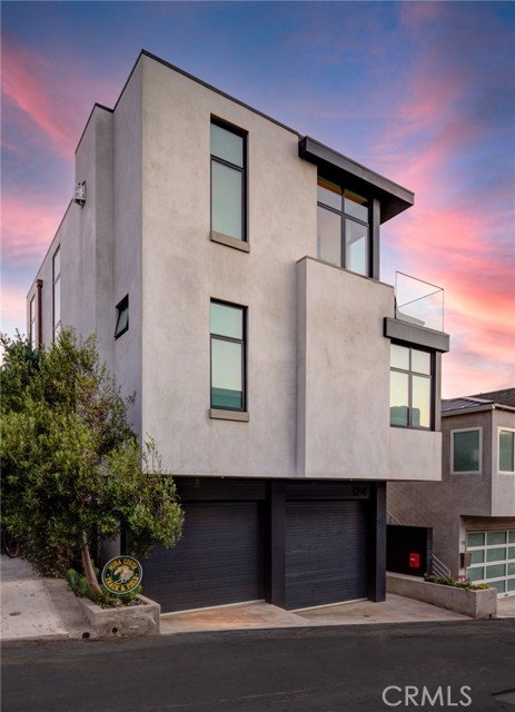 124 21st Place, Manhattan Beach, California 90266, 3 Bedrooms Bedrooms, ,4 BathroomsBathrooms,Residential,Sold,21st,SB21199939