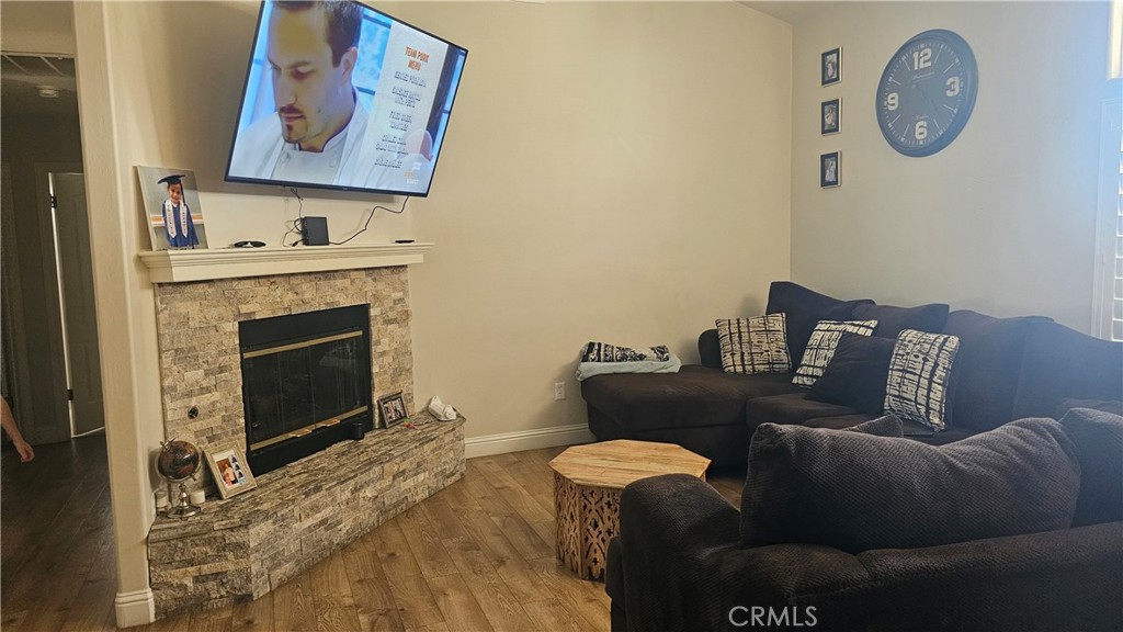 https://media.crmls.org/medias/3b8faee2-367d-4c02-ad09-a60a12c6e26c.jpg?preset=X-Large