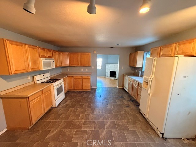 6718 Varna Avenue photo 8