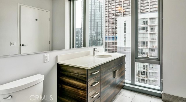 Detail Gallery Image 7 of 75 For 100 Van Ness Ave #2007,  San Francisco,  CA 94102 - 2 Beds | 2 Baths