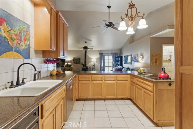 Detail Gallery Image 18 of 41 For 24980 Sunset Way, Tehachapi,  CA 93561 - 4 Beds | 2/1 Baths