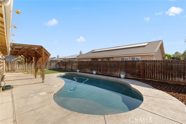 525 Mallard Avenue, Lemoore CA: https://media.crmls.org/medias/3b90a349-52fa-4c11-8013-b4a05bb755ad.jpg
